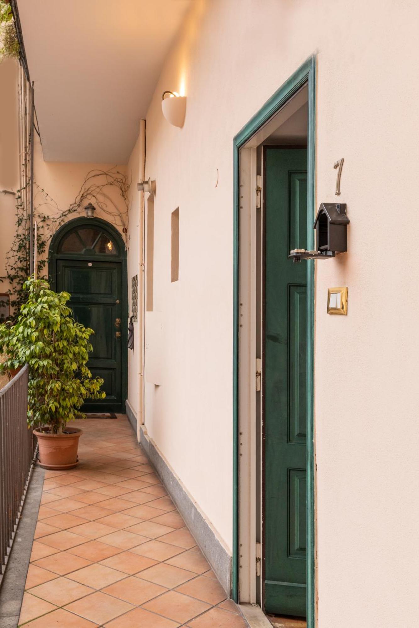 Colosseo Apartment- Heart Of Rione Monti Roma Ngoại thất bức ảnh